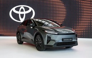 丰田纯电C-HR+亮相，最大续航达600km，开启非油改电新纪元！