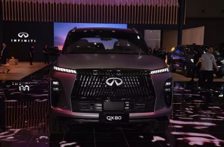英菲尼迪QX80全新上市，价格起底119.8万，V8动力成昔日辉煌