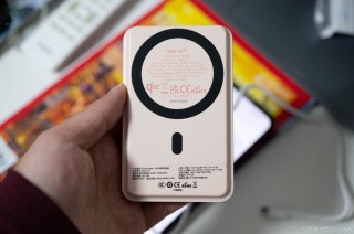 iWALK磁吸充电宝，横屏追剧必备，苹果安卓通用神器