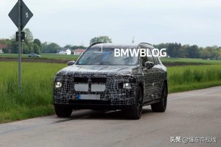 全新宝马X7豪华旗舰再进化，谍照曝光，方正硬派外观与分体式灯组引领潮流新风尚