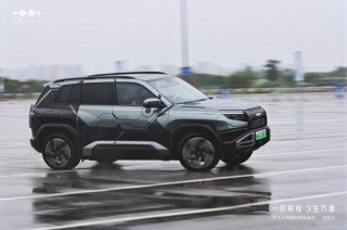 方程豹钛系列全新战车震撼登场，未来战车钛成都上市，价格实惠性能卓越
