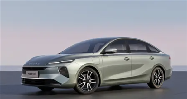 节能又能跑！上汽D6纯电轿车亮相：电耗低至10.6kWh 最高续航520km