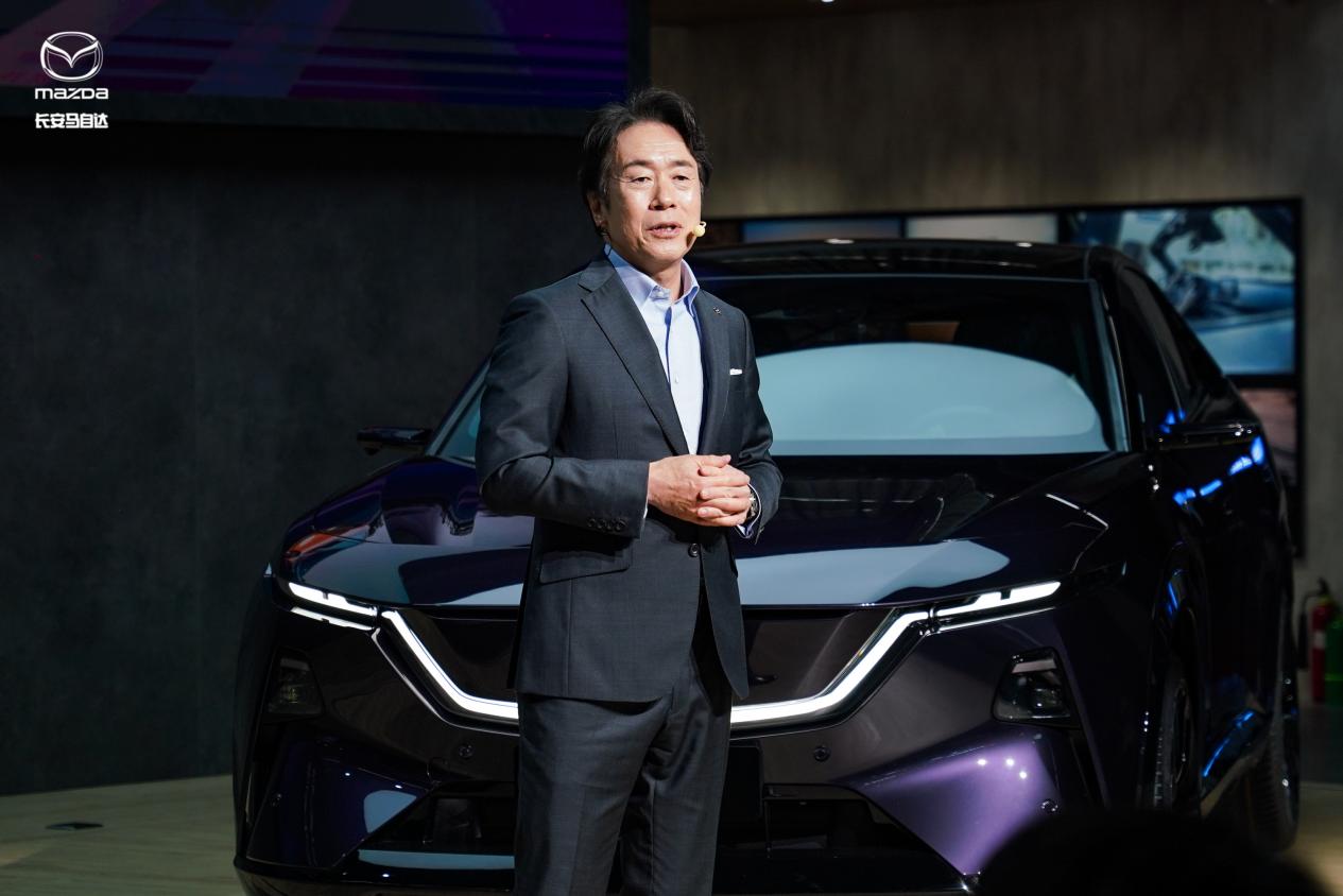 MAZDA EZ-60全球首秀，裸眼3D HUD技术全球首发亮相