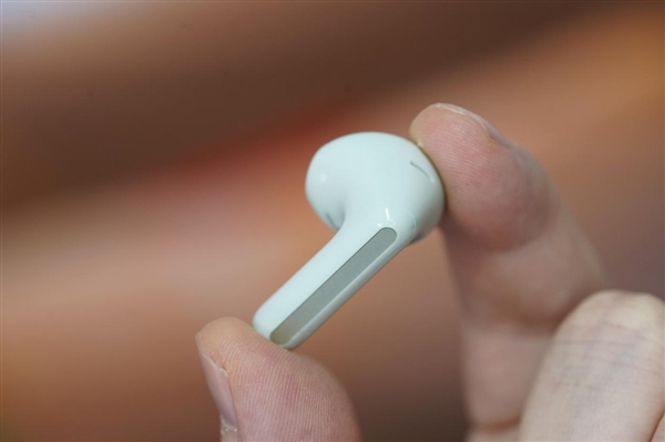 半入耳降噪杀到169元！REDMI Buds 7S耳机图赏
