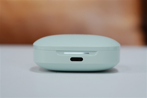半入耳降噪杀到169元！REDMI Buds 7S耳机图赏