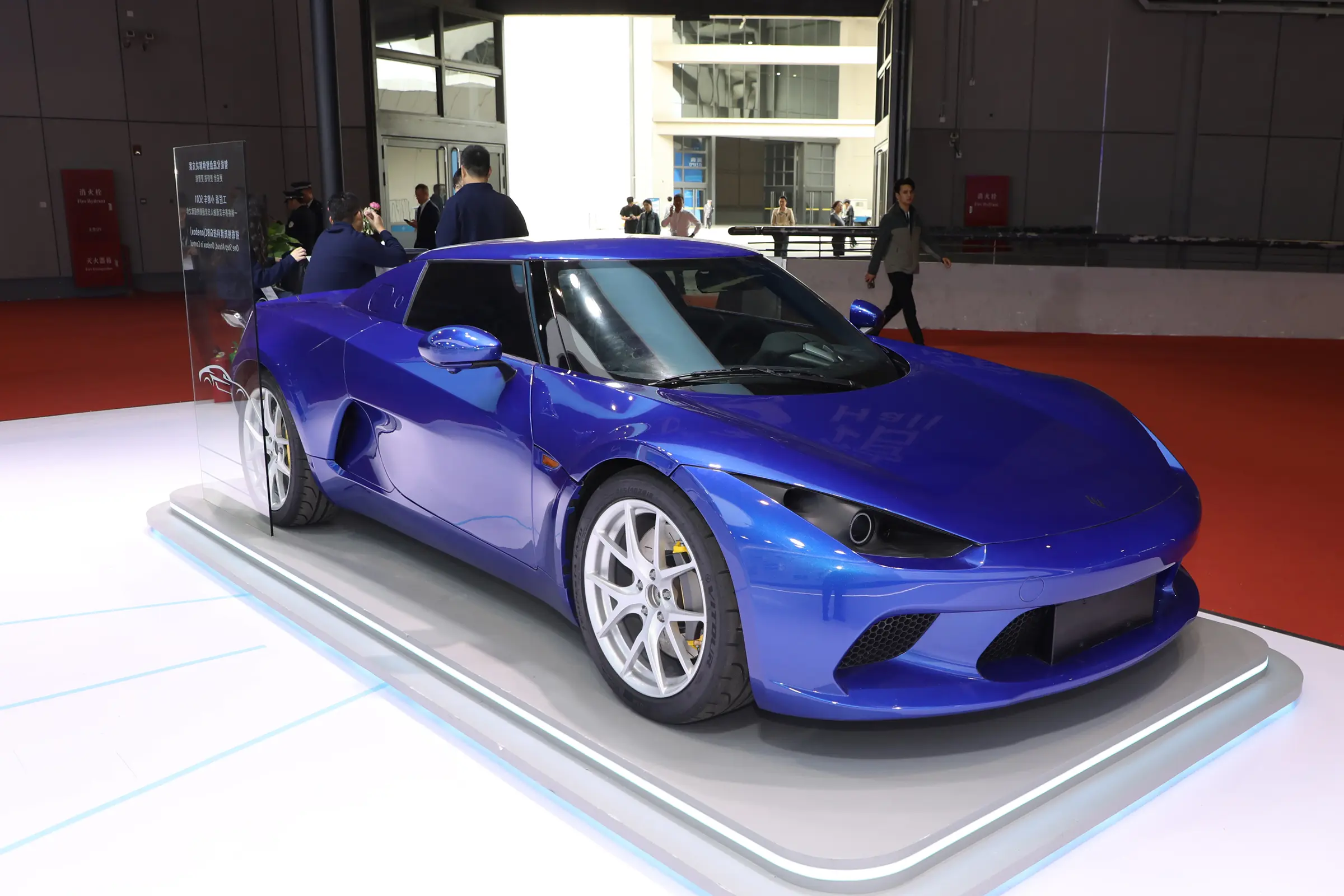 赛道配置齐全！小跑车SC01上市，售价22.98万元起开启抢购热潮