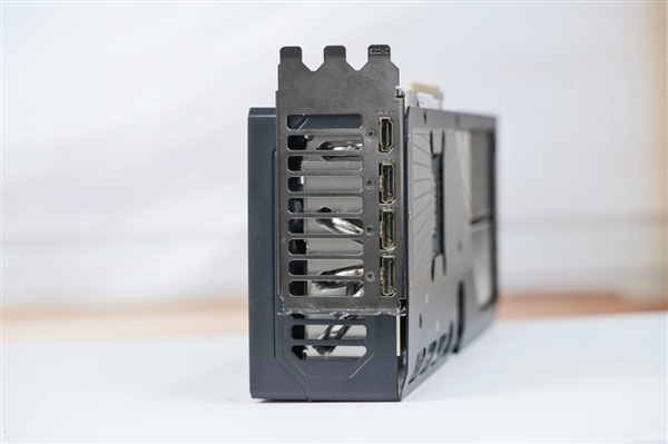 超级雕来了！技嘉AORUS RTX 5070 Ti MASTER 16GB显卡图赏