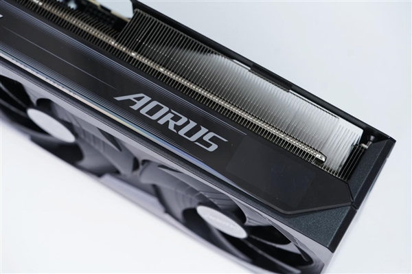 超级雕来了！技嘉AORUS RTX 5070 Ti MASTER 16GB显卡图赏