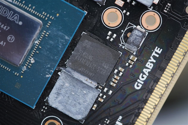 超级雕来了！技嘉AORUS RTX 5070 Ti MASTER 16GB显卡图赏