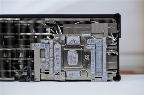 超级雕来了！技嘉AORUS RTX 5070 Ti MASTER 16GB显卡图赏
