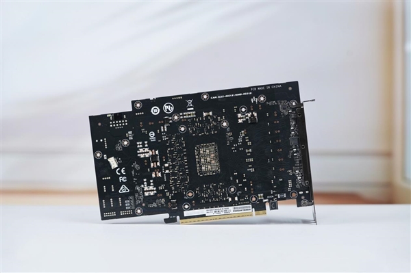 超级雕来了！技嘉AORUS RTX 5070 Ti MASTER 16GB显卡图赏