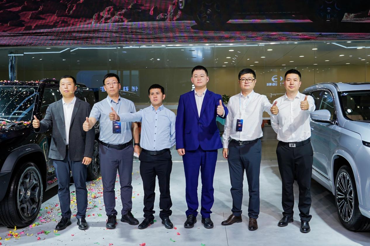 捷途七座方盒子加长版西安上市，启程向往新程，售价17.99万起