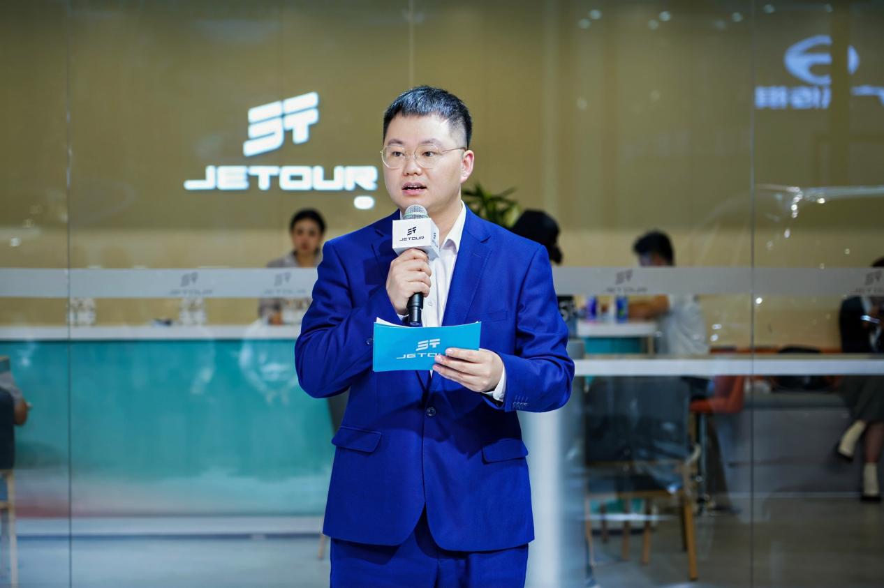 捷途七座方盒子加长版西安上市，启程向往新程，售价17.99万起