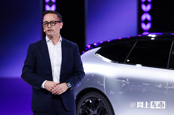 奥迪E5 Sportback重塑豪华新标杆，破局电动化转型之路