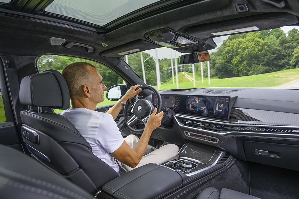 BMW X7，豪华巨无霸SUV