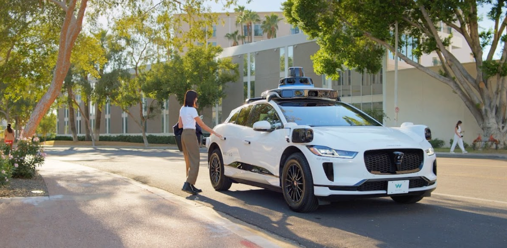 Waymo与丰田合作开发自动驾驶汽车平台，Robotaxi已在东京测试行驶