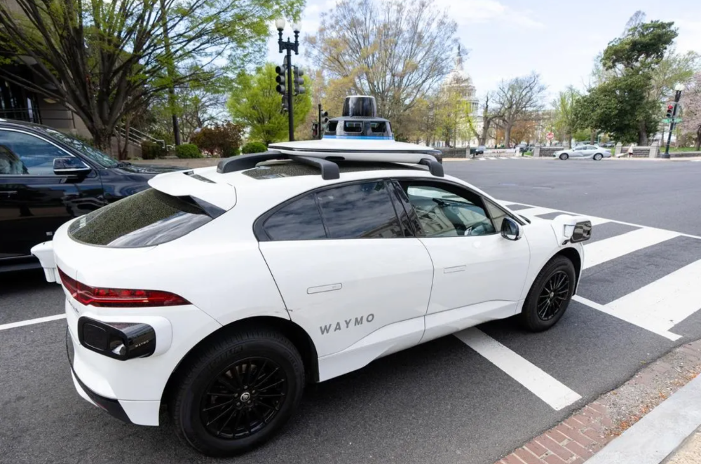 Waymo与丰田合作开发自动驾驶汽车平台，Robotaxi已在东京测试行驶