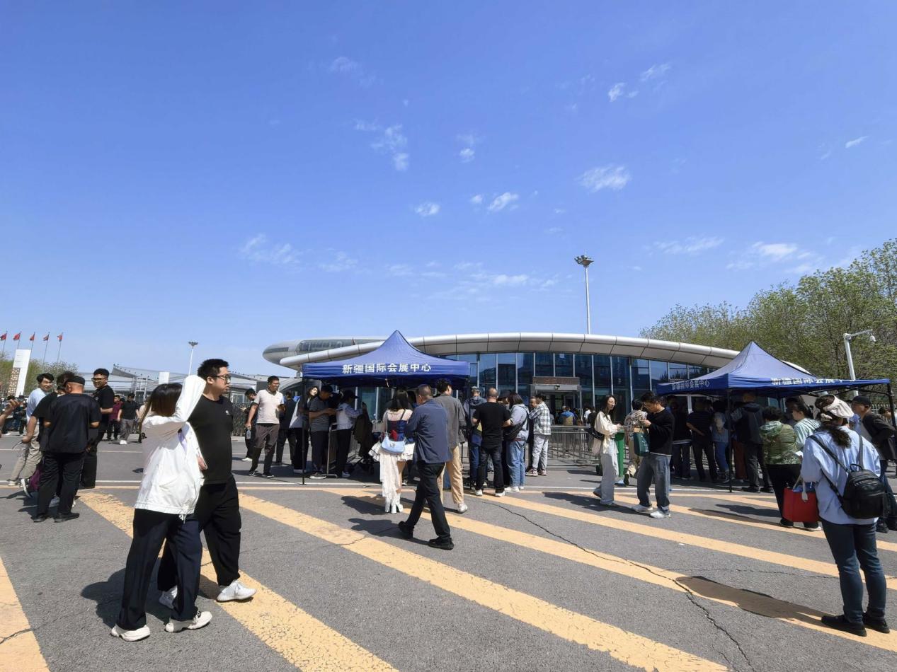 2025新疆五一车展盛大开幕，新车汇聚盛宴，优惠狂欢与体验升级