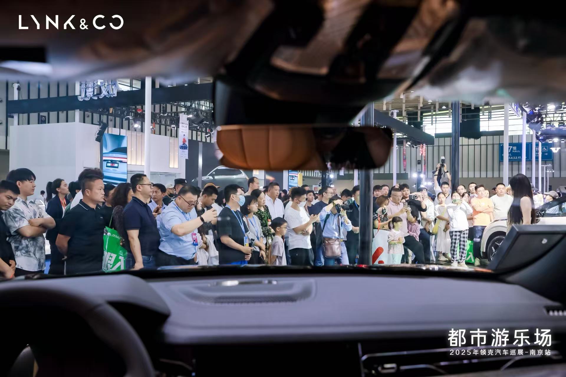 智享百变，旗舰大六座SUV领克900南京国际车展隆重发布