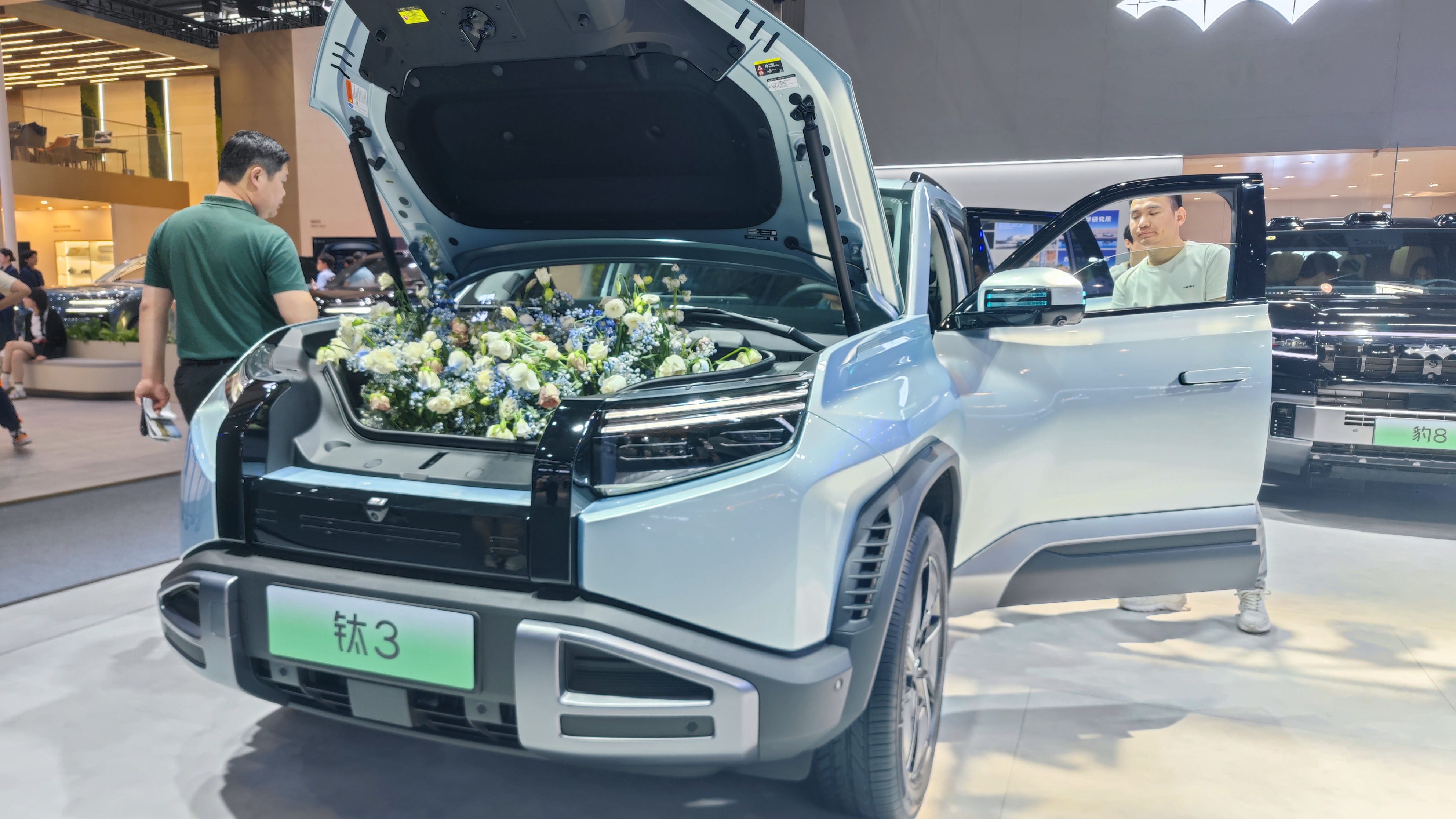 方程豹钛3，赛博朋克精神注入，重塑15万级SUV市场快乐新纪元