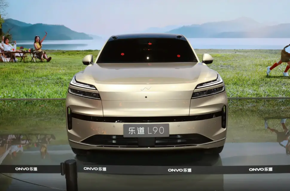 知嘹汽车/小凡