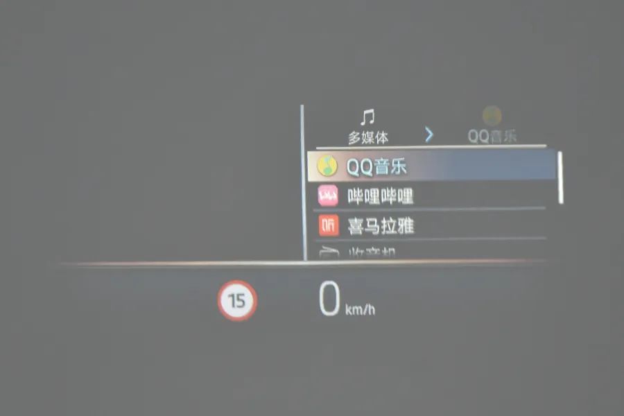 宝马X3，独特设计重塑豪华SUV形象，颠覆传统印象！