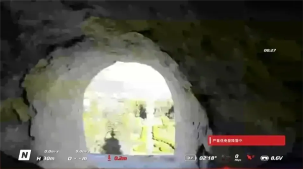 无人机擅自穿越大理千年古塔时炸机 当地景区：将会追责