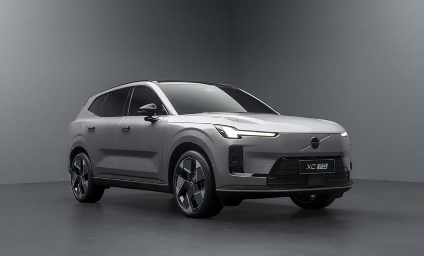 沃尔沃全新XC70亮相，能否助力品牌逆袭？