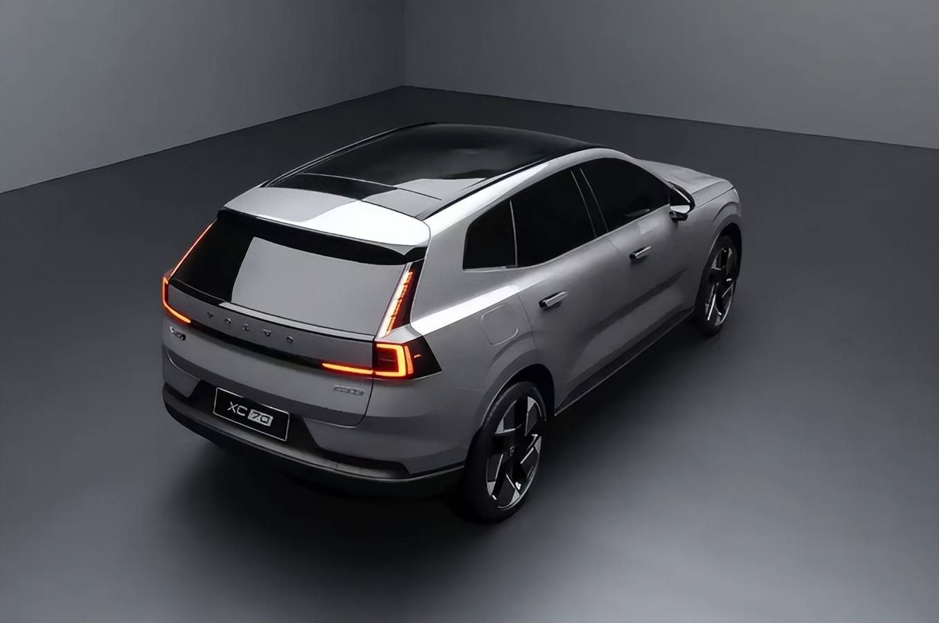沃尔沃全新XC70亮相，能否助力品牌逆袭？