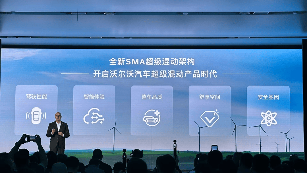 沃尔沃全新XC70亮相，能否助力品牌逆袭？