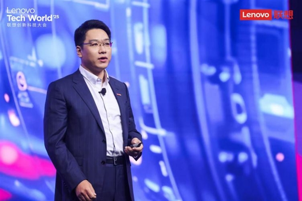 2025联想TechWorld: 混合式人工智能优势集全面技术创新，智能体新纪元到来